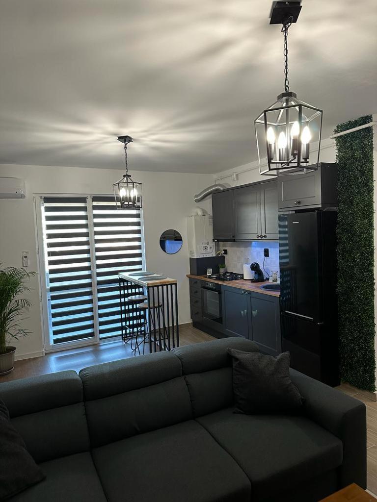 Atractiv Apartaments Chiajna Экстерьер фото